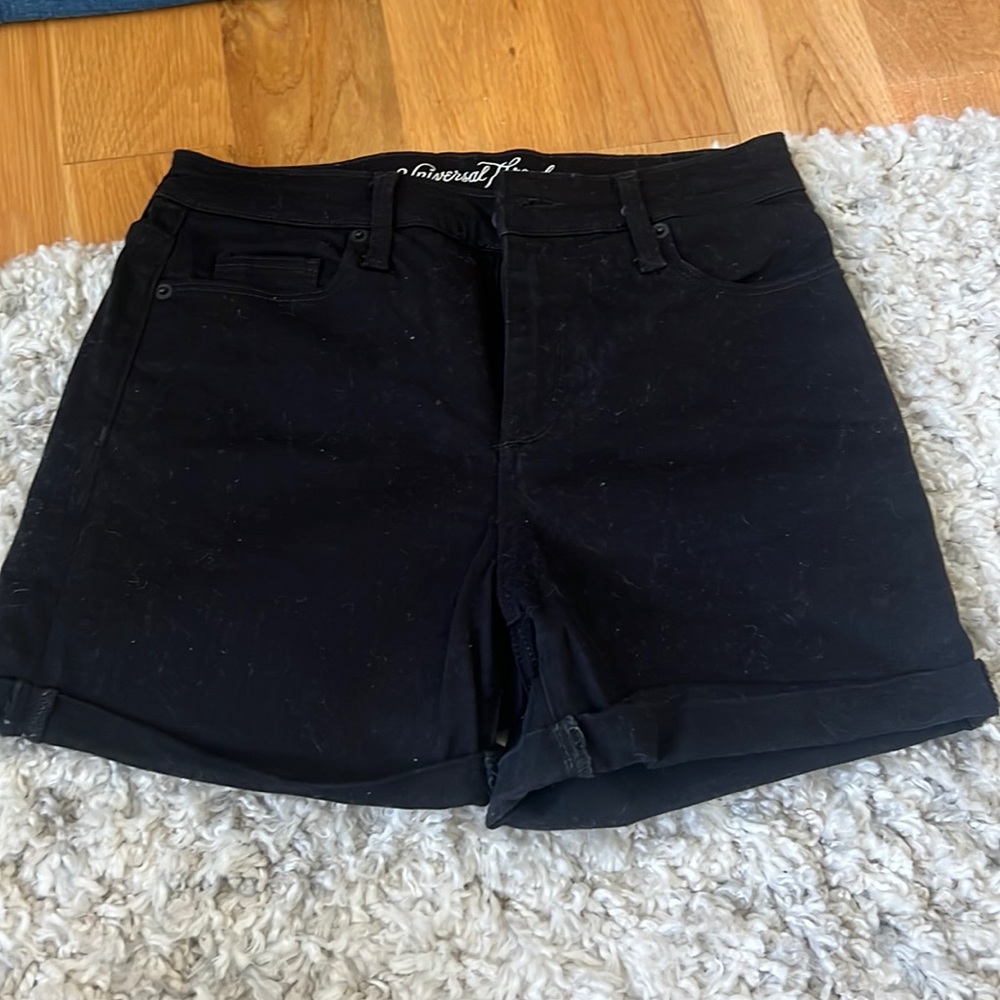 Universal thread high rise midi shorts size 6 - Black